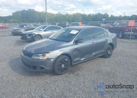 2014 Volkswagen Jetta 1.8T Se z USA, uszkodzony, nr VIN 3VWD17AJ3EM249215